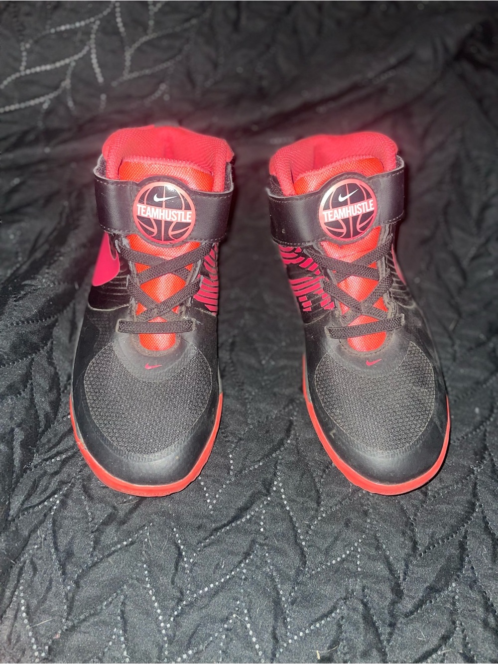 Little girls size 1y Nike shoes